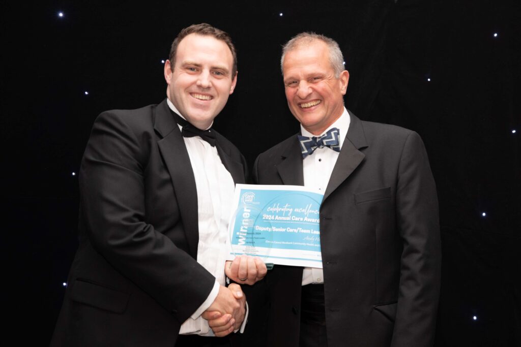 Andy Hood receives Leadership award